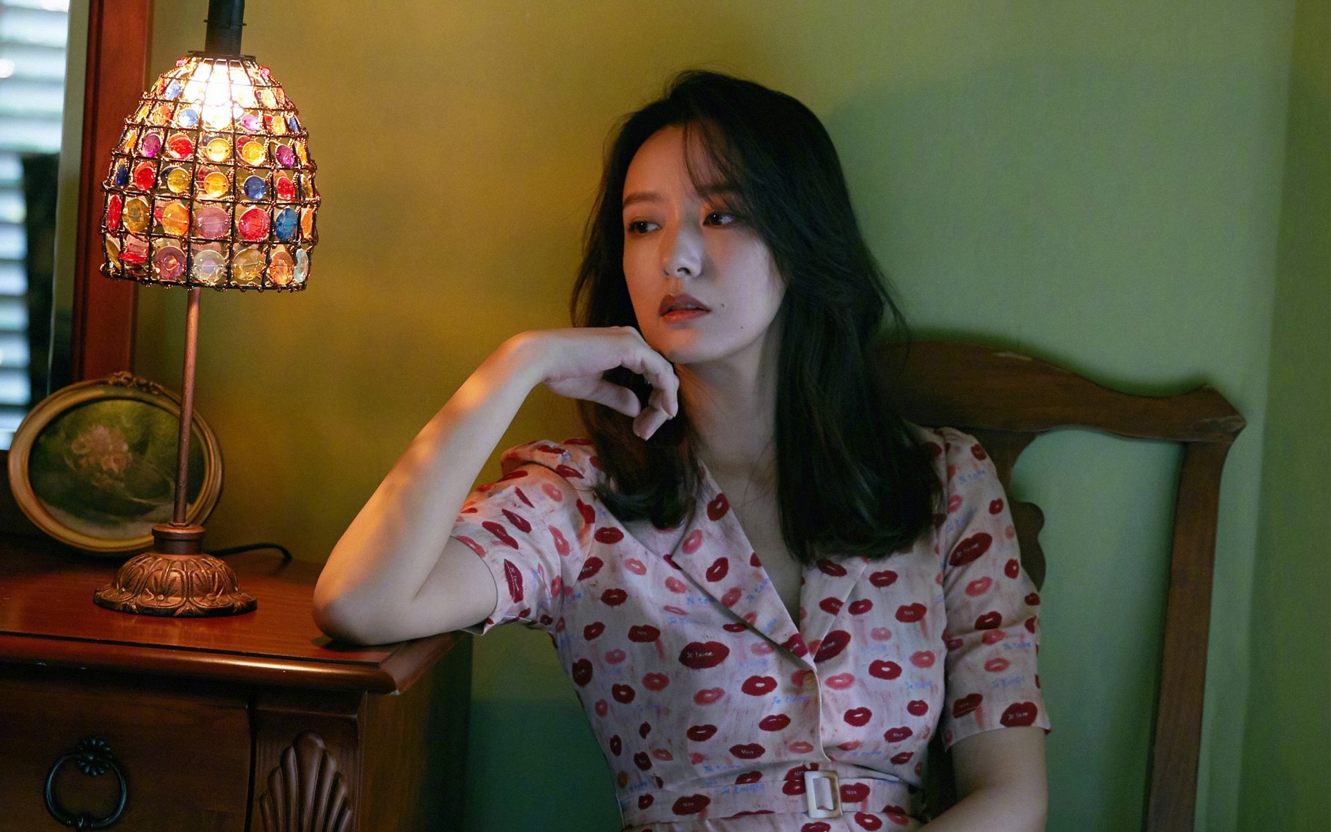 1998年总决赛第六场:乔丹带领公牛在倒数第二分钟完成奇迹逆转,成功夺冠,成为他六夺冠军的经典瞬间之一。