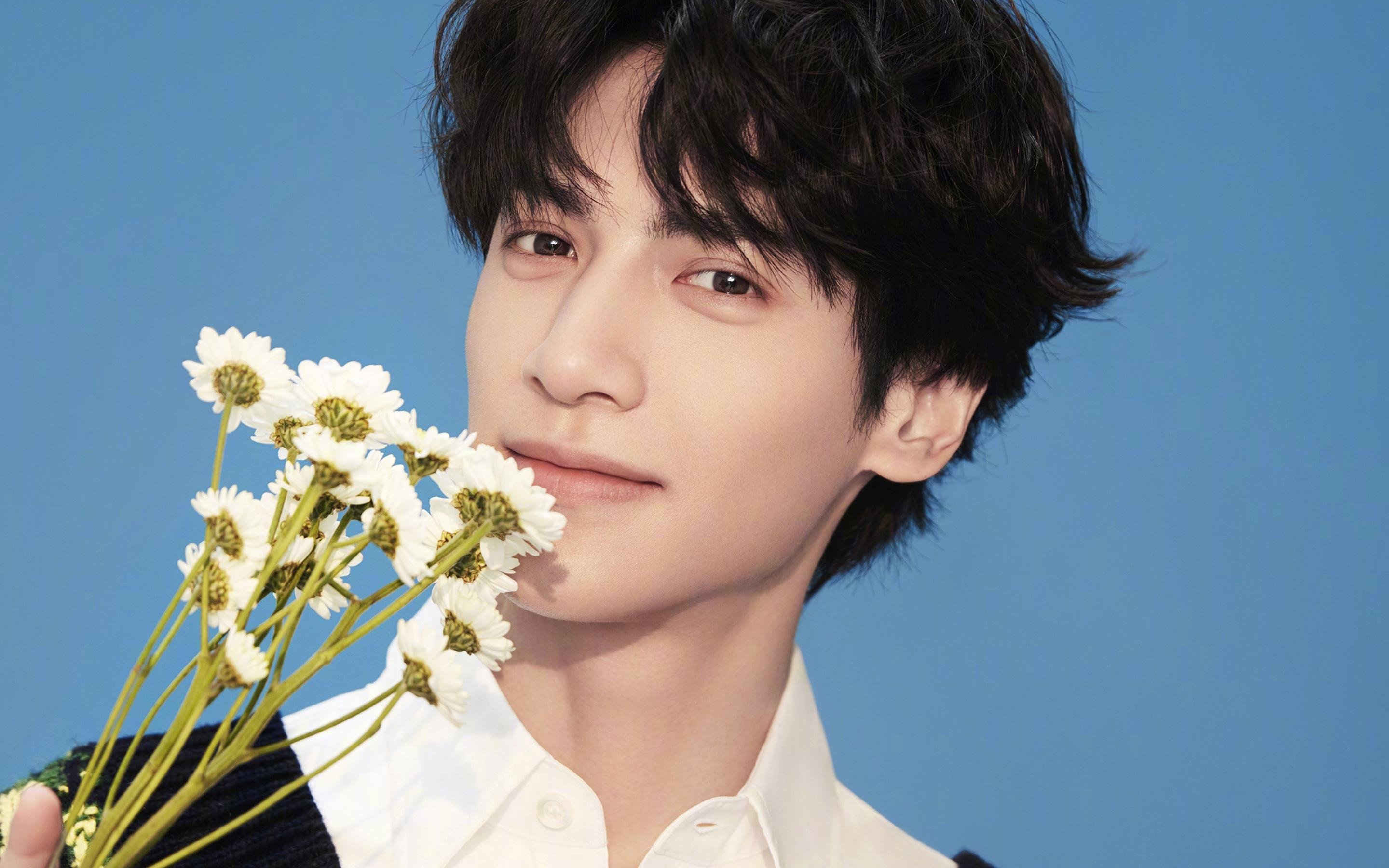 “德甲最后冲刺，争冠球队状态火热”，德甲榜首大战