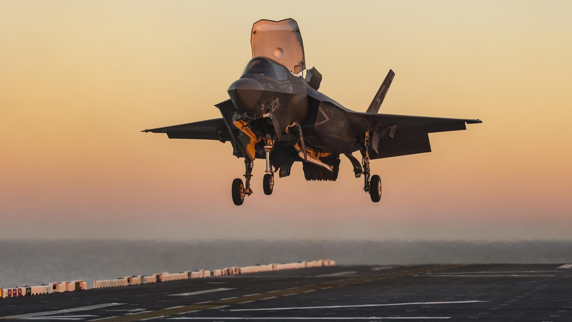 逆境中的“荣耀时刻”，永恒的欧冠经典，荣耀冠军足球