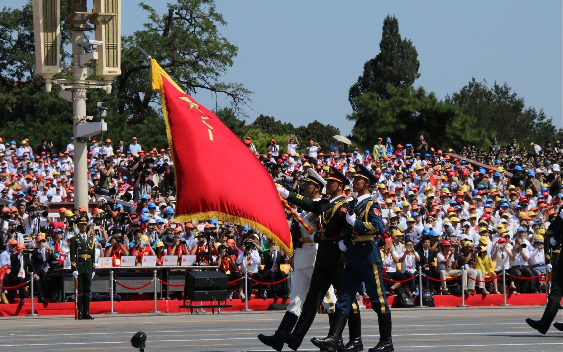 新赛季预备不足,球队实力有待提升,各俱乐部新赛季球衣
