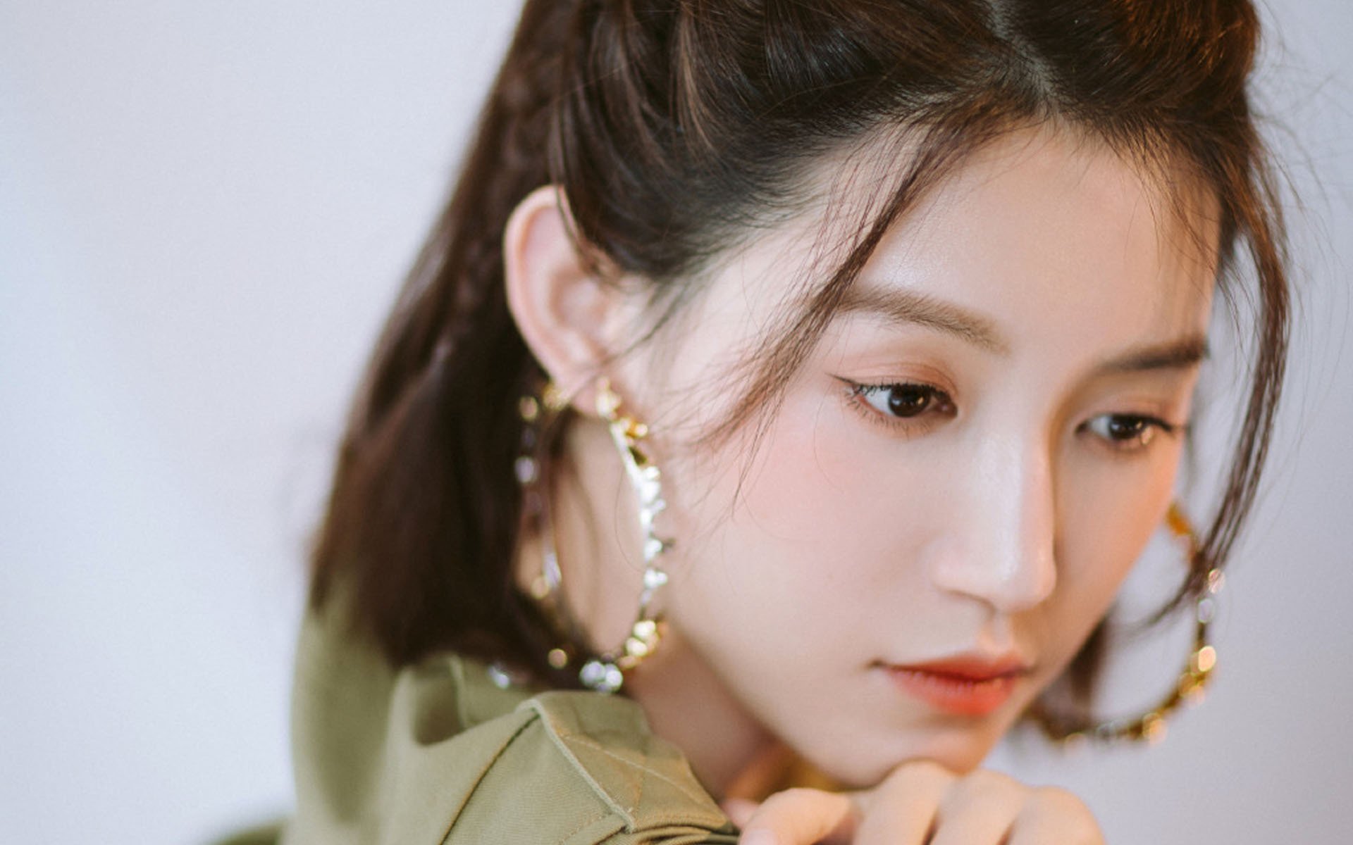 球员伤愈复出，带领球队连胜追逐冠军，球员伤病壁纸