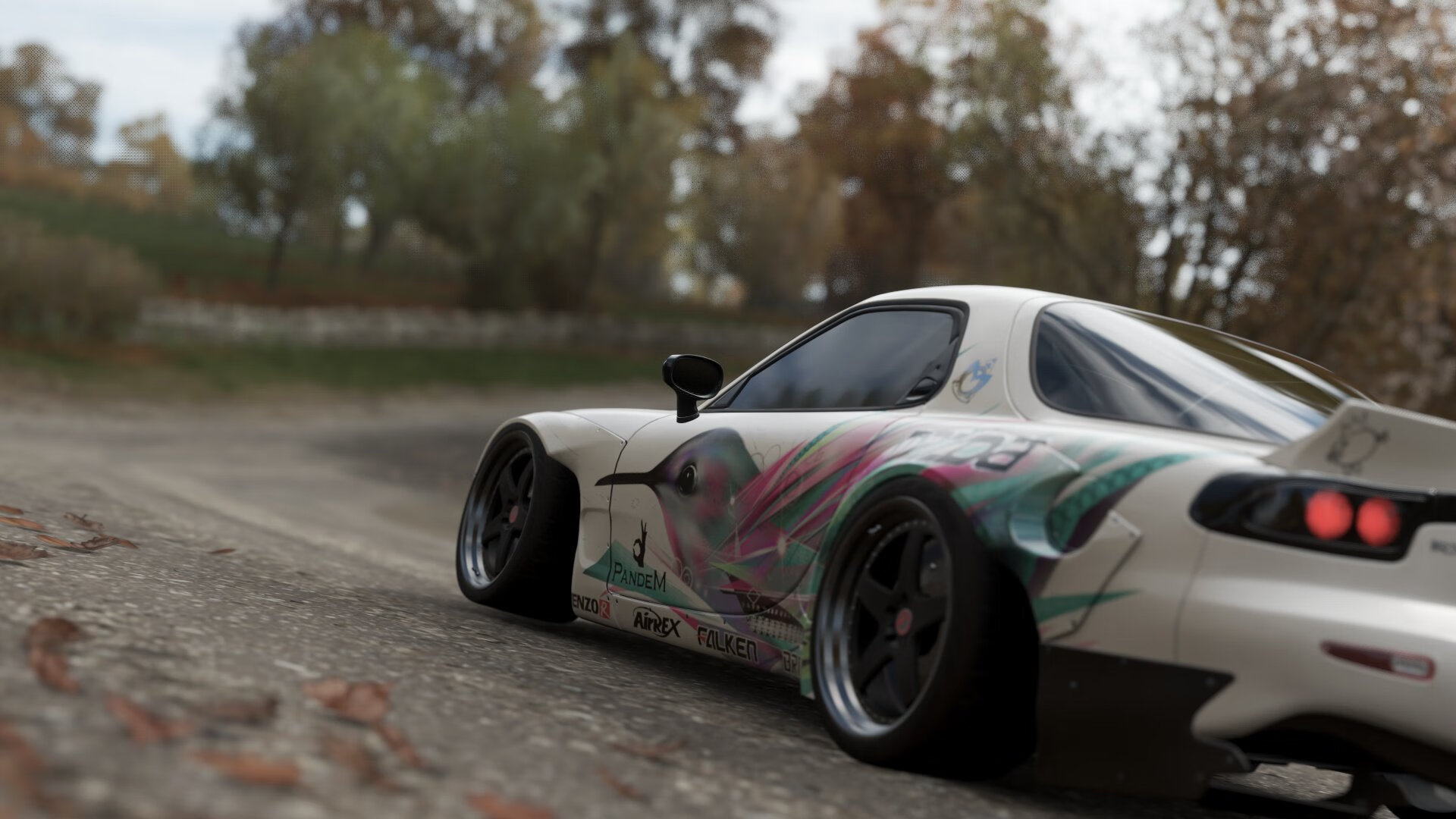 足球比赛现场充满激烈的对抗和挑战,这场足球比赛精彩纷呈,比赛双方均使出了浑身解数